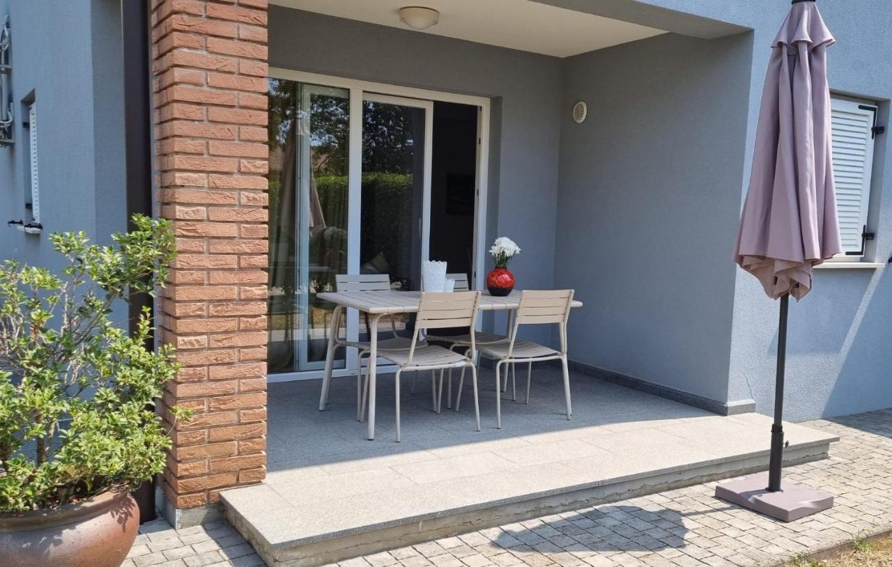 Apartament Casa Emma With Pool Poreč Zewnętrze zdjęcie
